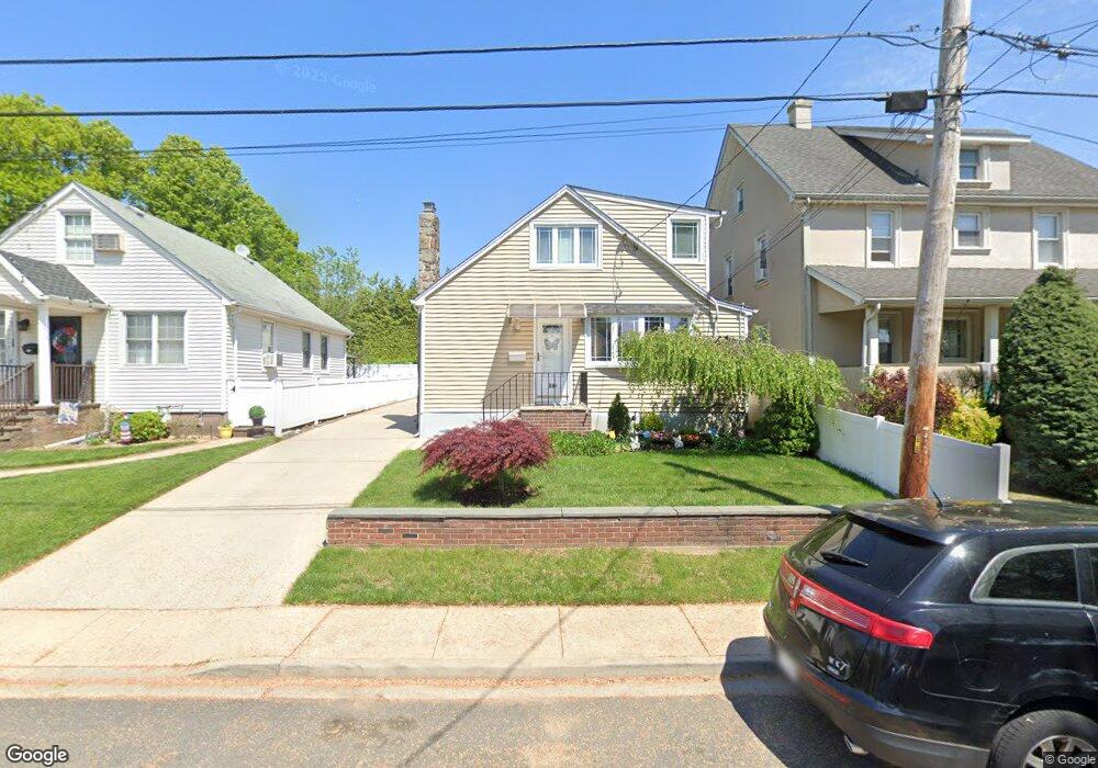 304 Seidman Place, Franklin Square, NY 11010 - photo 1