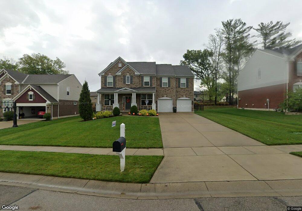 7732 Stoneleigh Ln, Cincinnati, OH 45255 - photo 1
