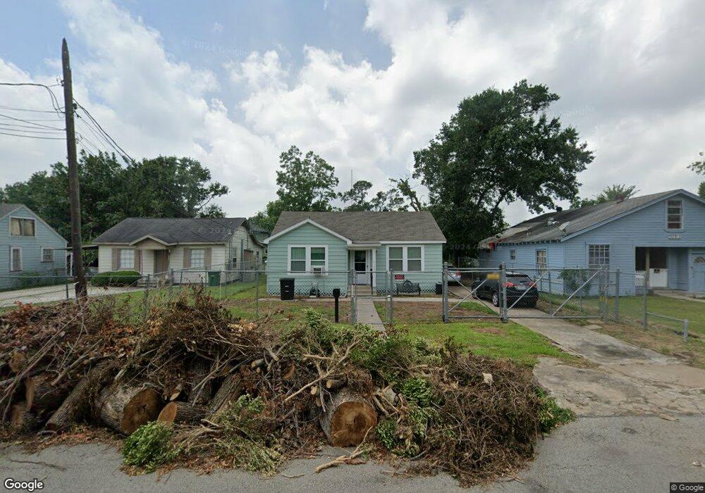 7133 Roswell St, Houston, TX 77022 - photo 1