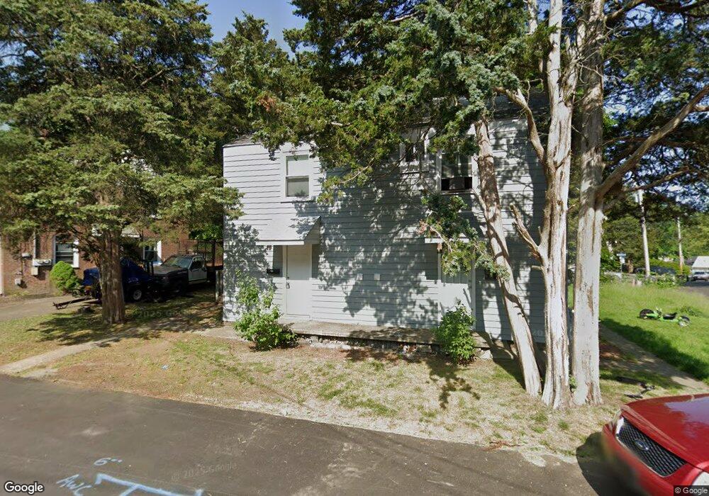 143 Dupont Place unit 1, Bridgeport, CT 06610 - photo 1