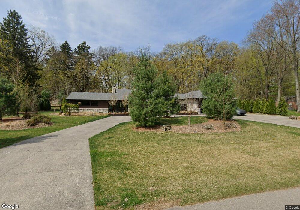 4526 Kirkcaldy Rd, Bloomfield Hills, MI 48304 - photo 1