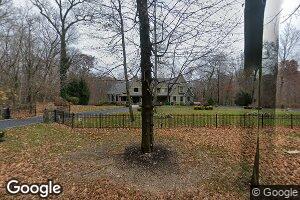 468 Woodbury Rd, Cold Spring Harbor, NY 11724