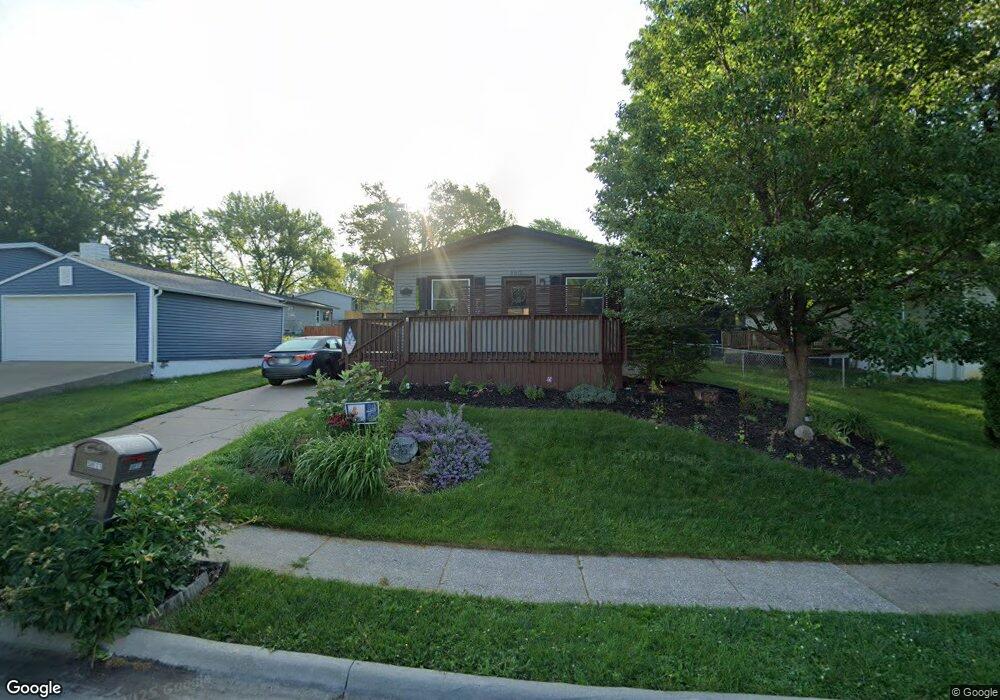 5811 N Linwood Ave, Davenport, IA 52806 - photo 1