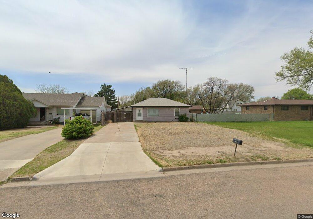 1011 S Harrison St, Hugoton, KS 67951 - photo 1