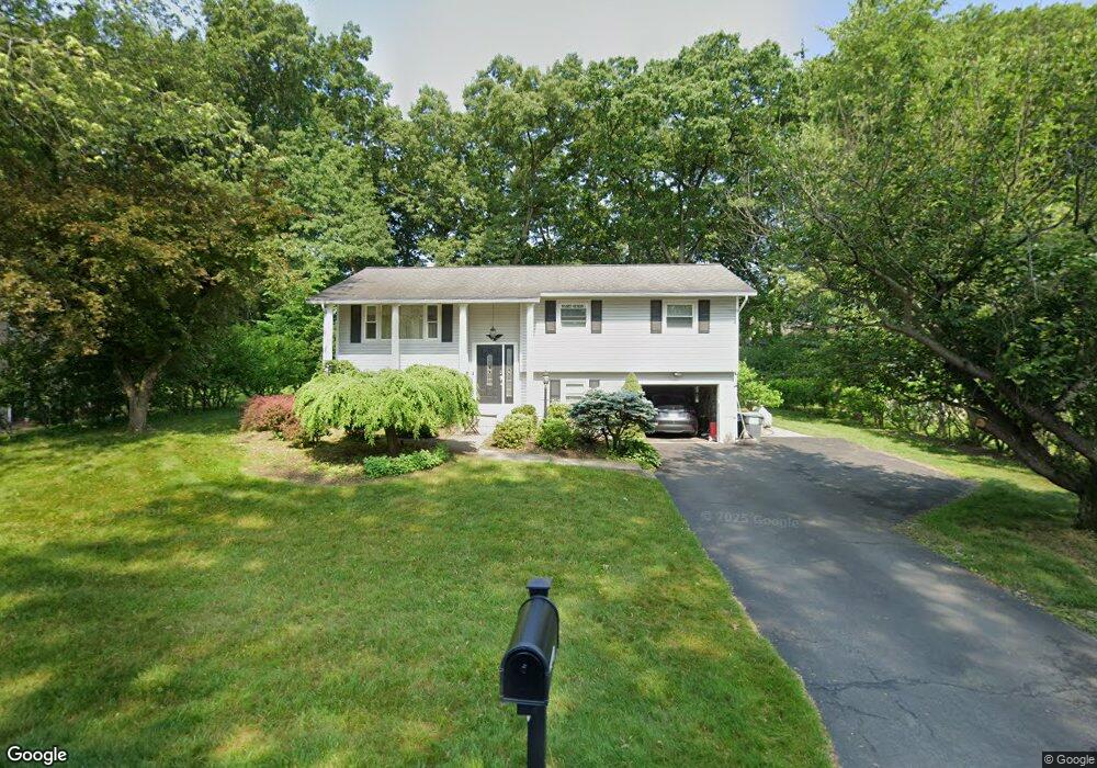 1049 Timothy Ln, Schenectady, NY 12309 - photo 1