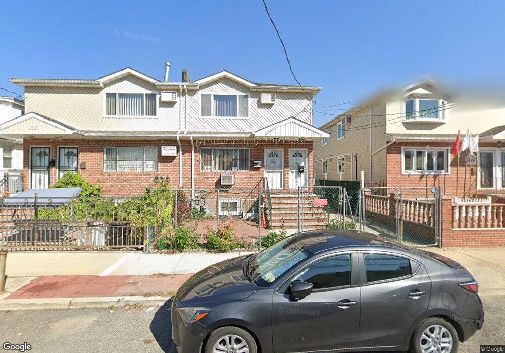 11031 158th St, Jamaica, NY 11433 - photo 1