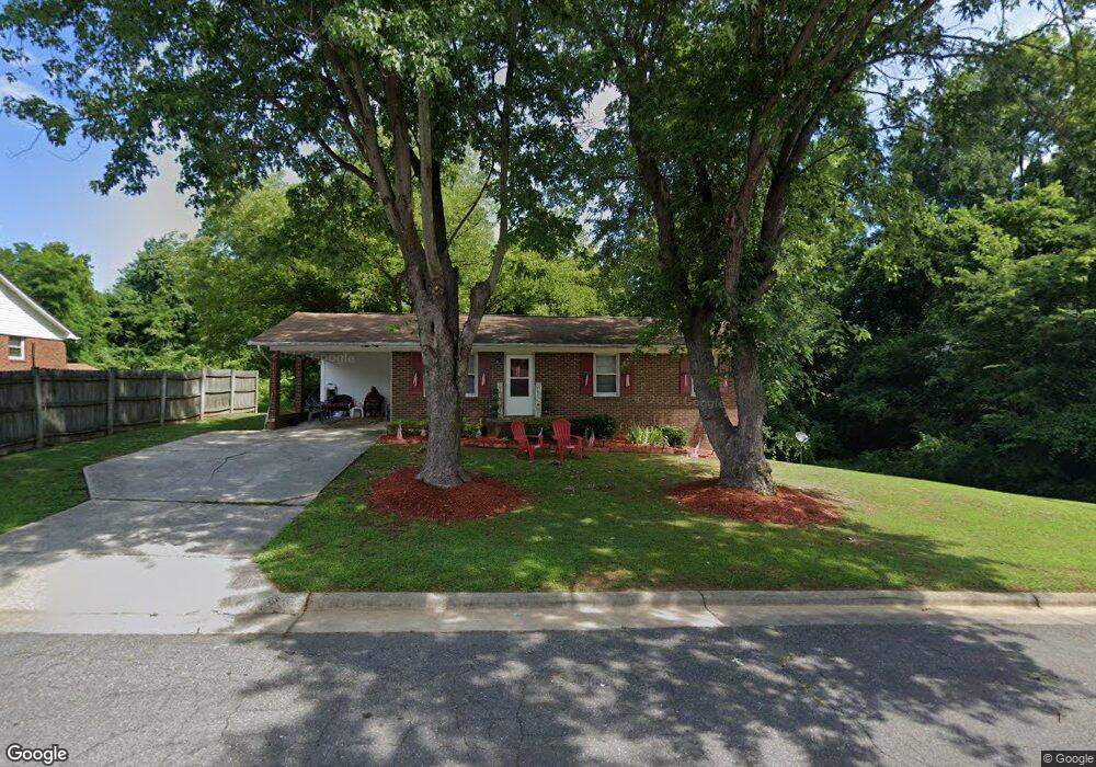 516 Staples St, Reidsville, NC 27320 - photo 1