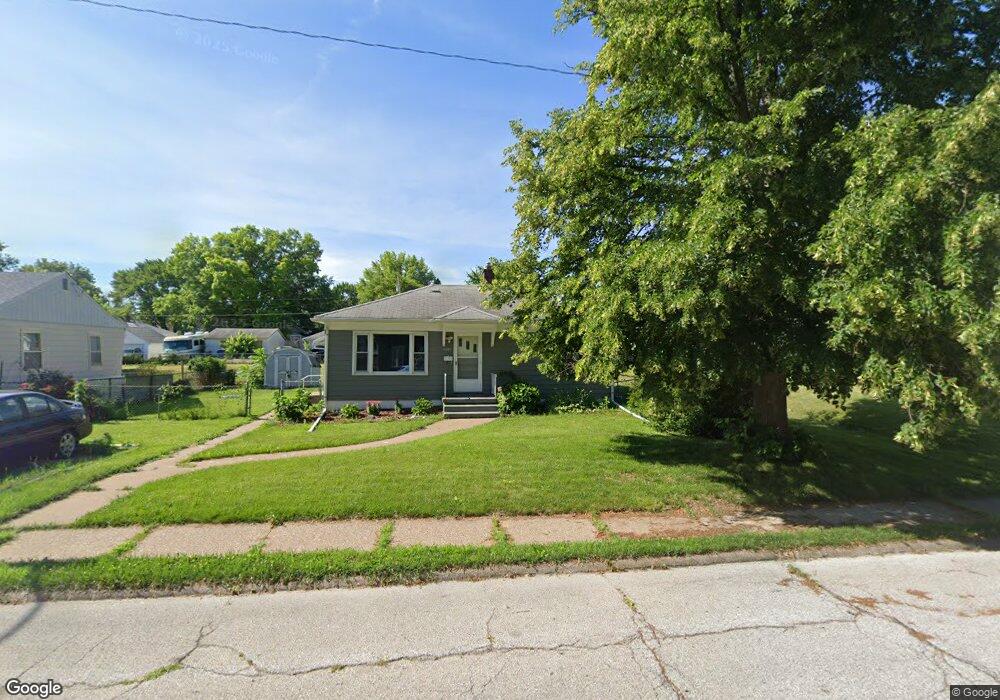 1547 W 15th St, Davenport, IA 52804 - photo 1