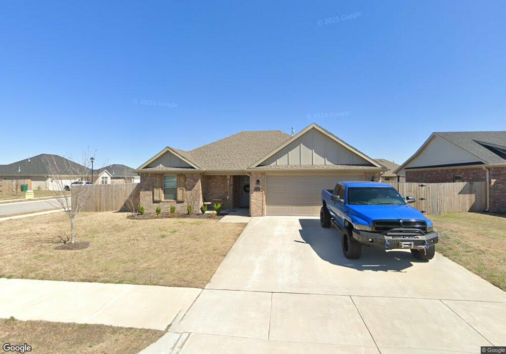 892 Maple View St, Tontitown, AR 72762 - photo 1