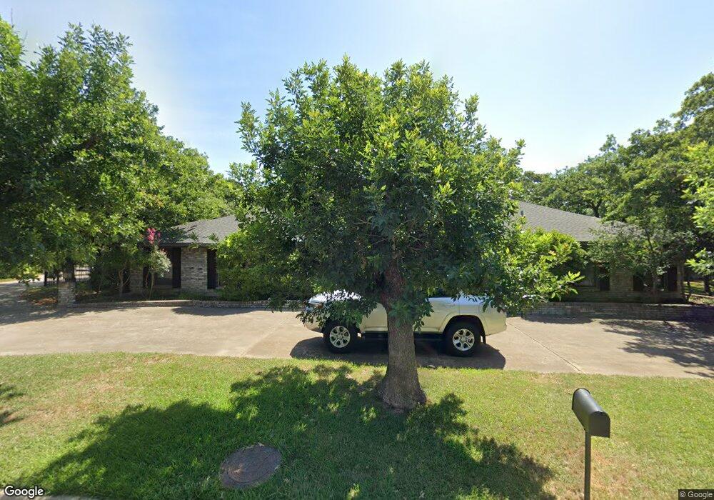 1913 Hollyhill Ln, Denton, TX 76205 - photo 1