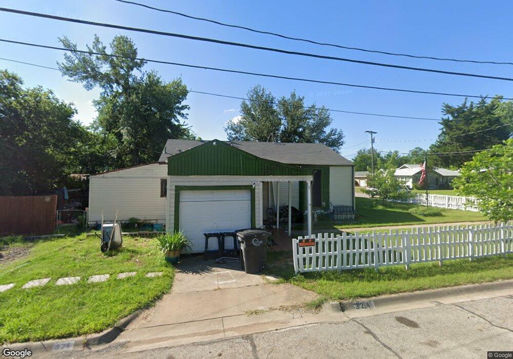 324 N Pendell Ave, Cleburne, TX 76033 - photo 1