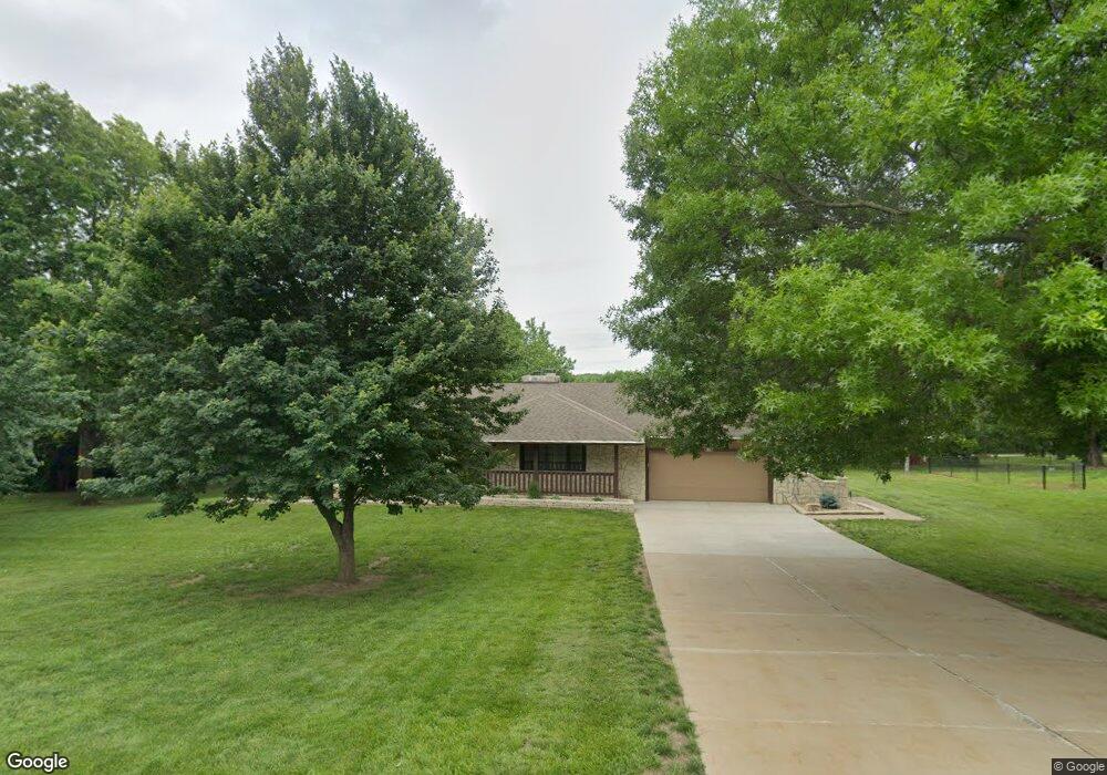 4615 SW Shenandoah Rd, Topeka, KS 66610 - photo 1