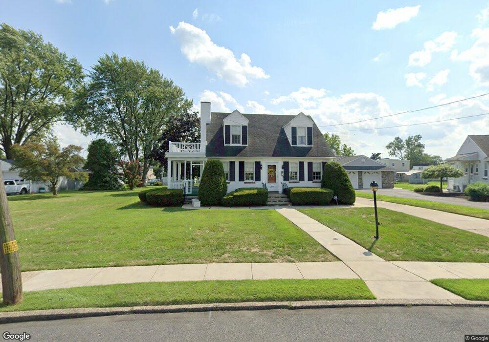 209 Jackson Ave, Folsom, PA 19033 - photo 1