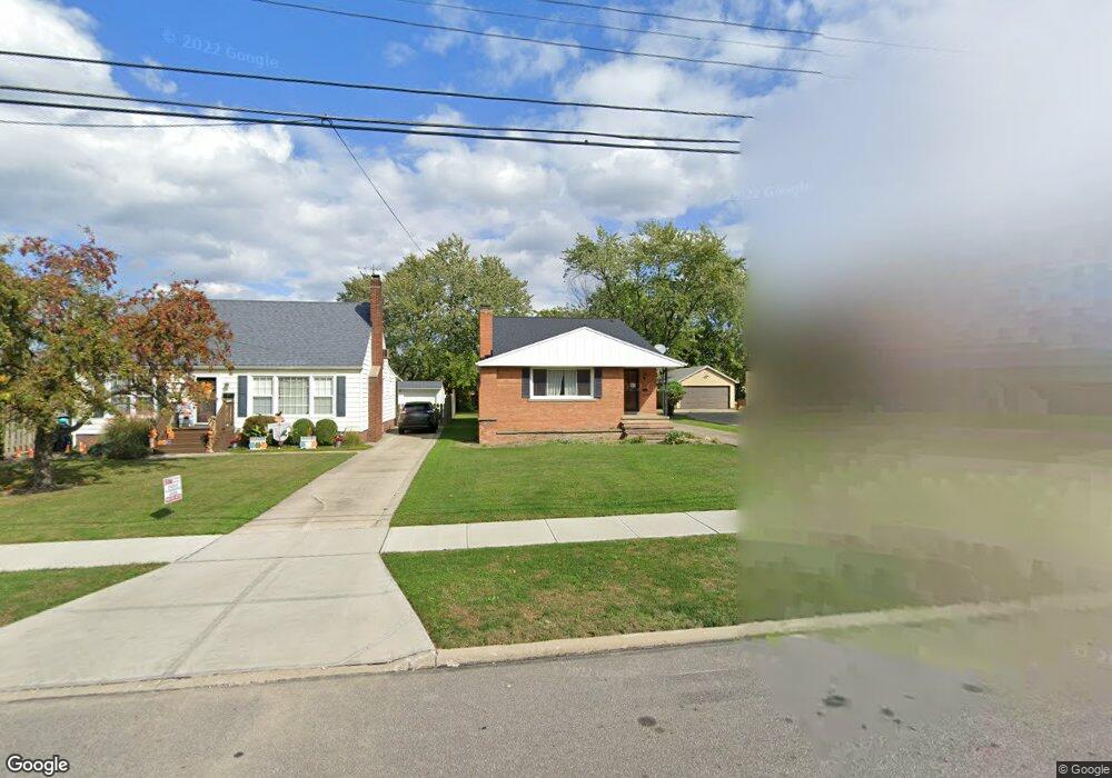 1531 Maple St, Wickliffe, OH 44092 - photo 1