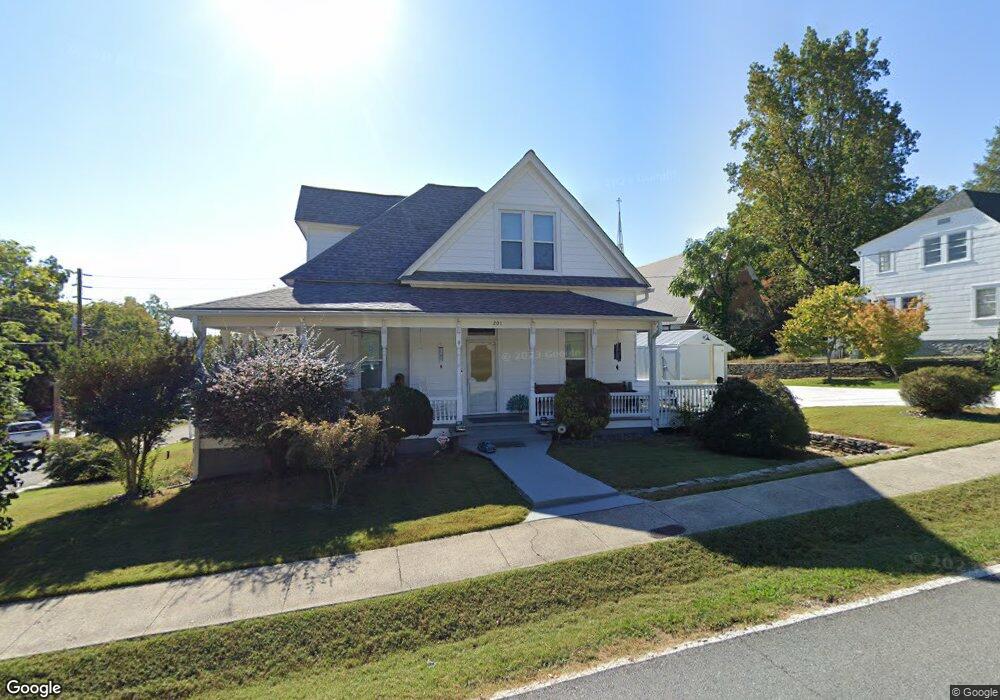 201 Hawkins St, Dahlonega, GA 30533 - photo 1