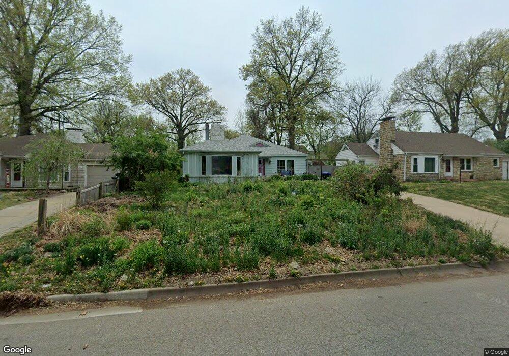 3615 SW Avalon Ln, Topeka, KS 66604 - photo 1