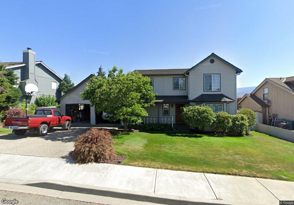 908 12th St NE, East Wenatchee, WA 98802 - photo 1