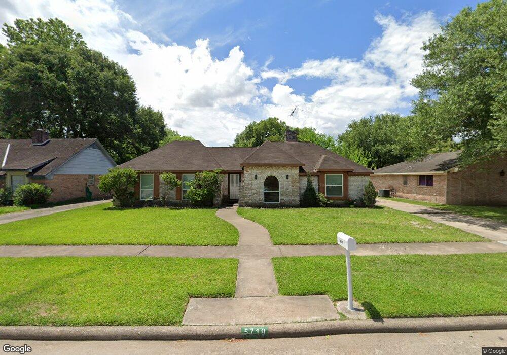 5719 Arncliffe Dr, Houston, TX 77088 - photo 1