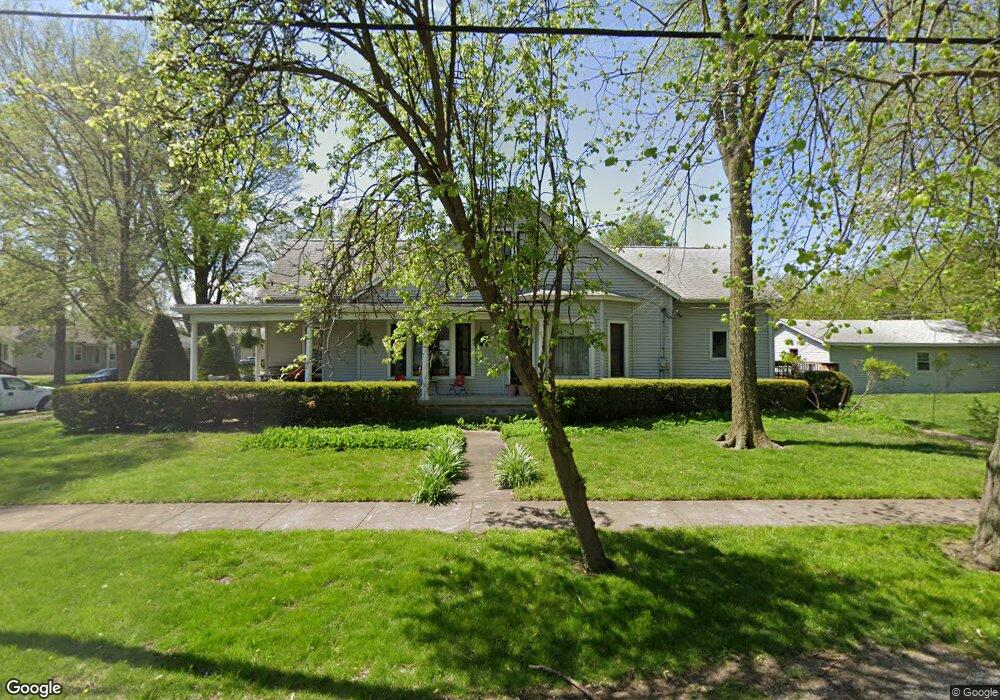 427 N Hamilton St, Lincoln, IL 62656 - photo 1