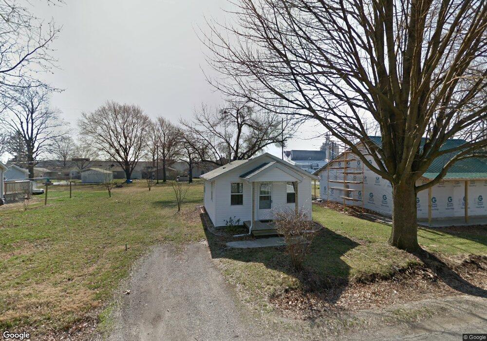 1402 N Kankakee St, Lincoln, IL 62656 - photo 1