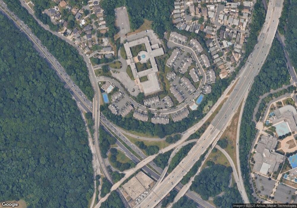 240-23B Oak Park Dr unit B, Little Neck, NY 11362 - photo 1