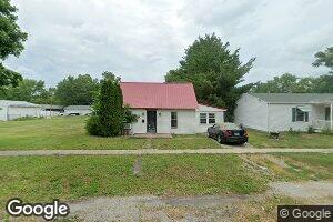 221 E Cherry St, Moweaqua, IL 62550