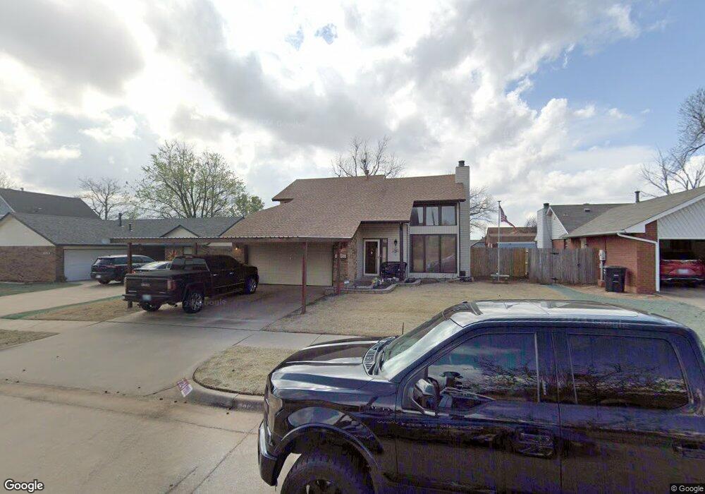 2124 NE 10th St, Moore, OK 73160 - photo 1