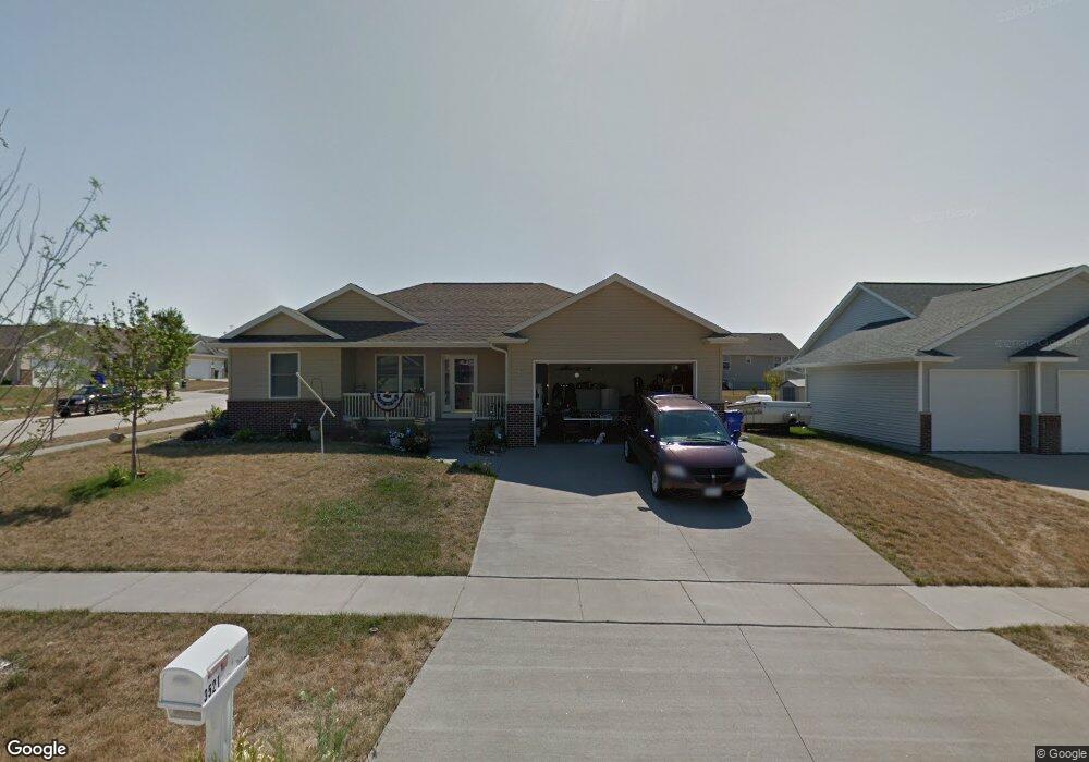 3521 Badger Dr SW, Cedar Rapids, IA 52404 - photo 1