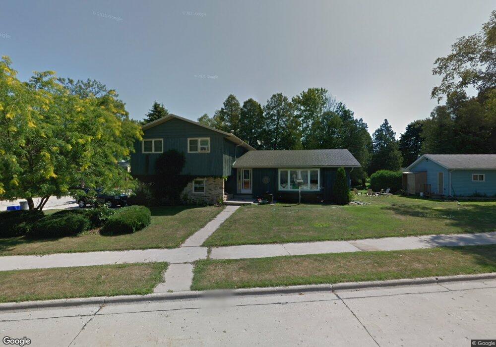 2917 Monroe St, Two Rivers, WI 54241 - photo 1