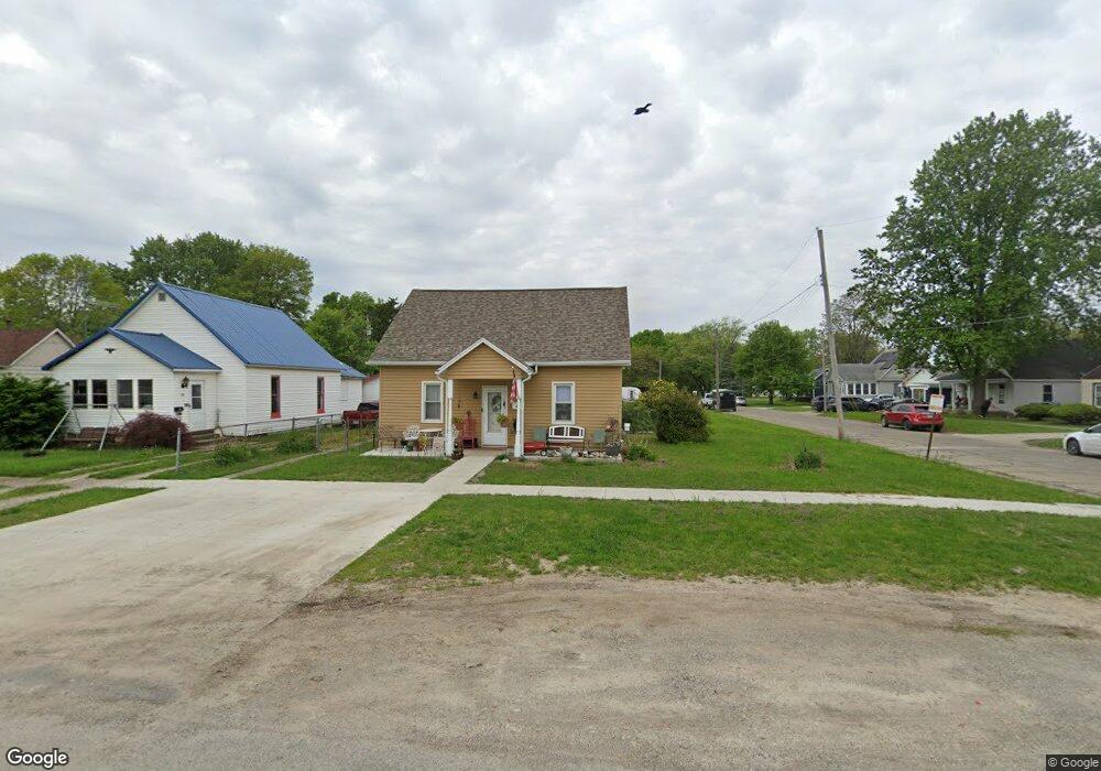 421 N 30th St, Mattoon, IL 61938 - photo 1