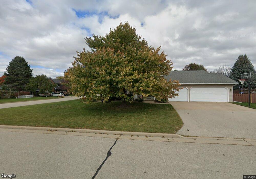 2116 W Twin Willows Dr, Appleton, WI 54914 - photo 1