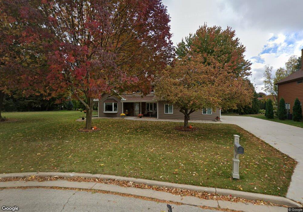 8 Bittersweet Ct, Appleton, WI 54914 - photo 1
