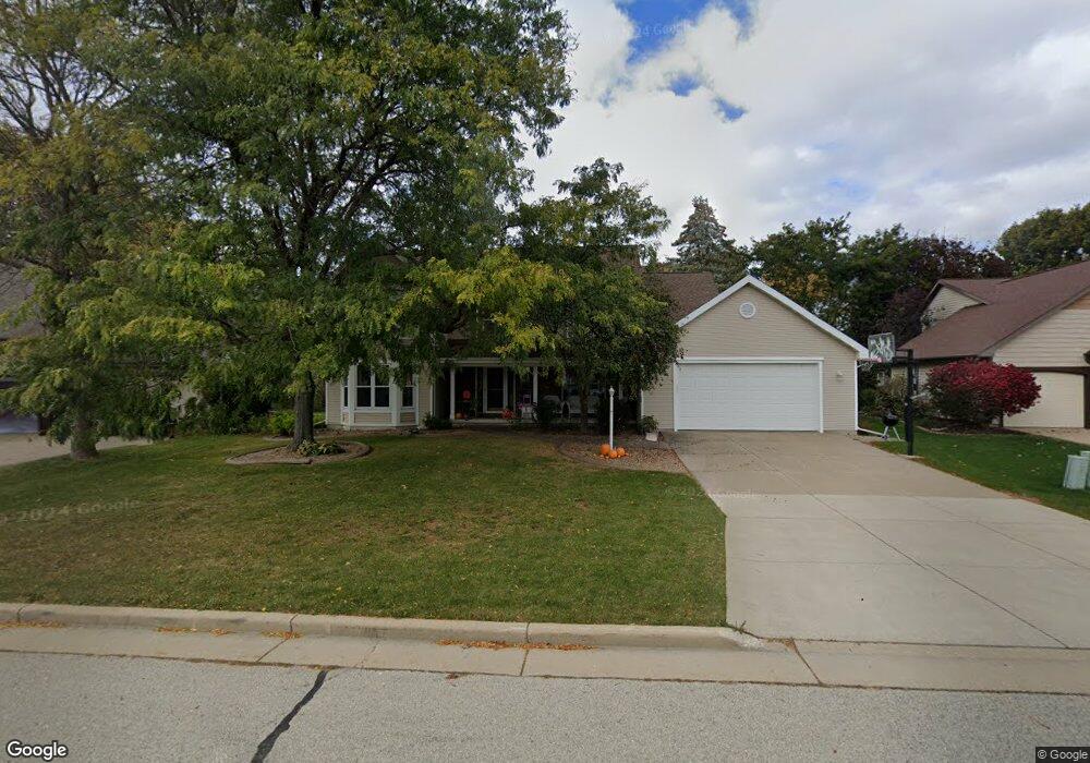3203 N Country Run Dr, Appleton, WI 54914 - photo 1