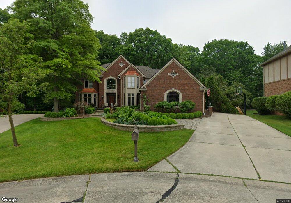 1633 Newcastle Ct, Rochester Hills, MI 48306 - photo 1