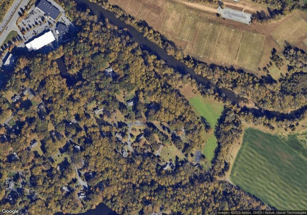 314 E Monacan Dr, Charlottesville, VA 22901 - photo 1