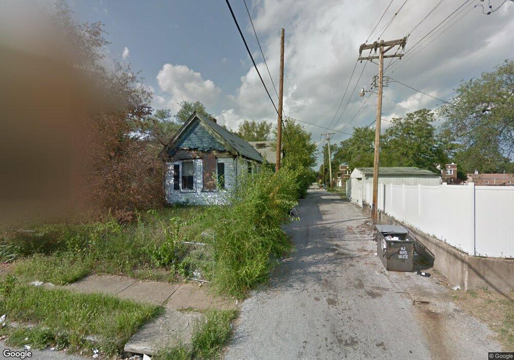 4419 Bessie Ave, Saint Louis, MO 63115 - photo 1