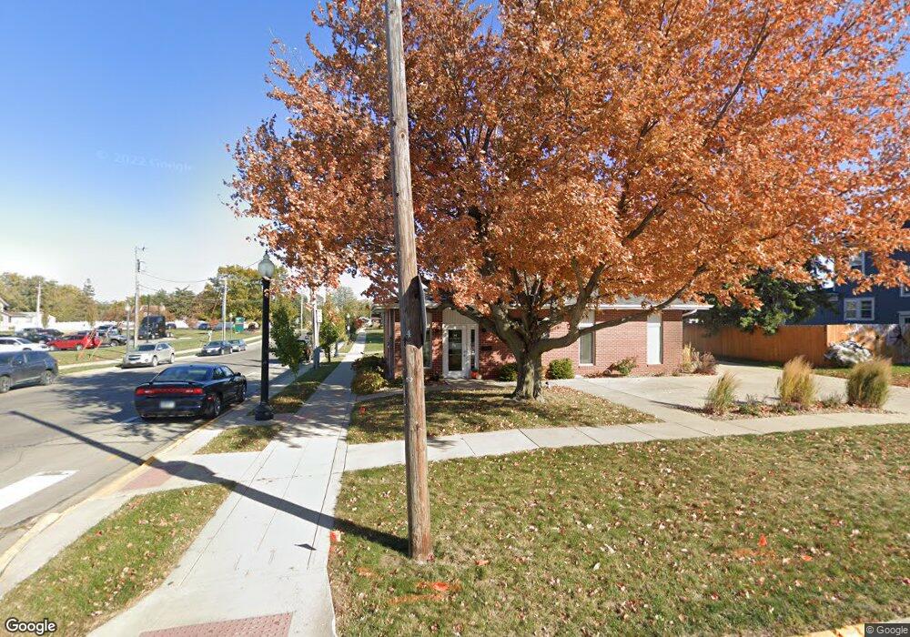 320 E 3rd St N, Newton, IA 50208 - photo 1