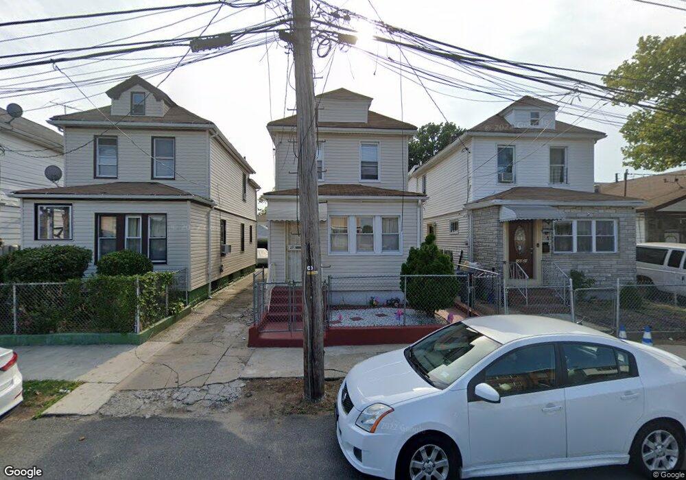 14024 159th St, Jamaica, NY 11434 - photo 1