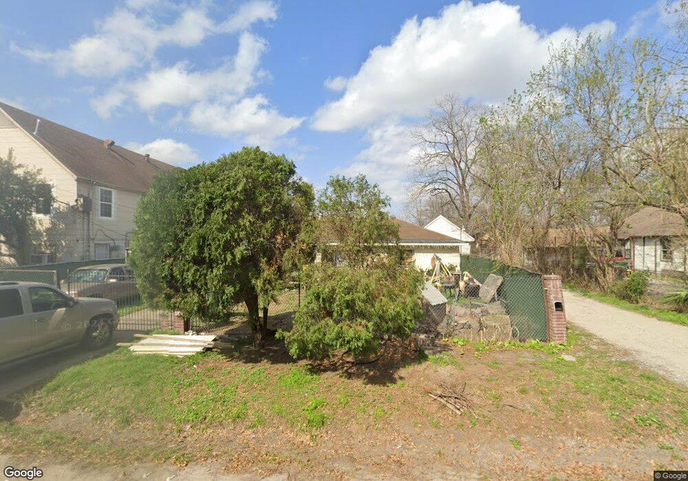 1201 Knight St, Houston, TX 77022 - photo 1