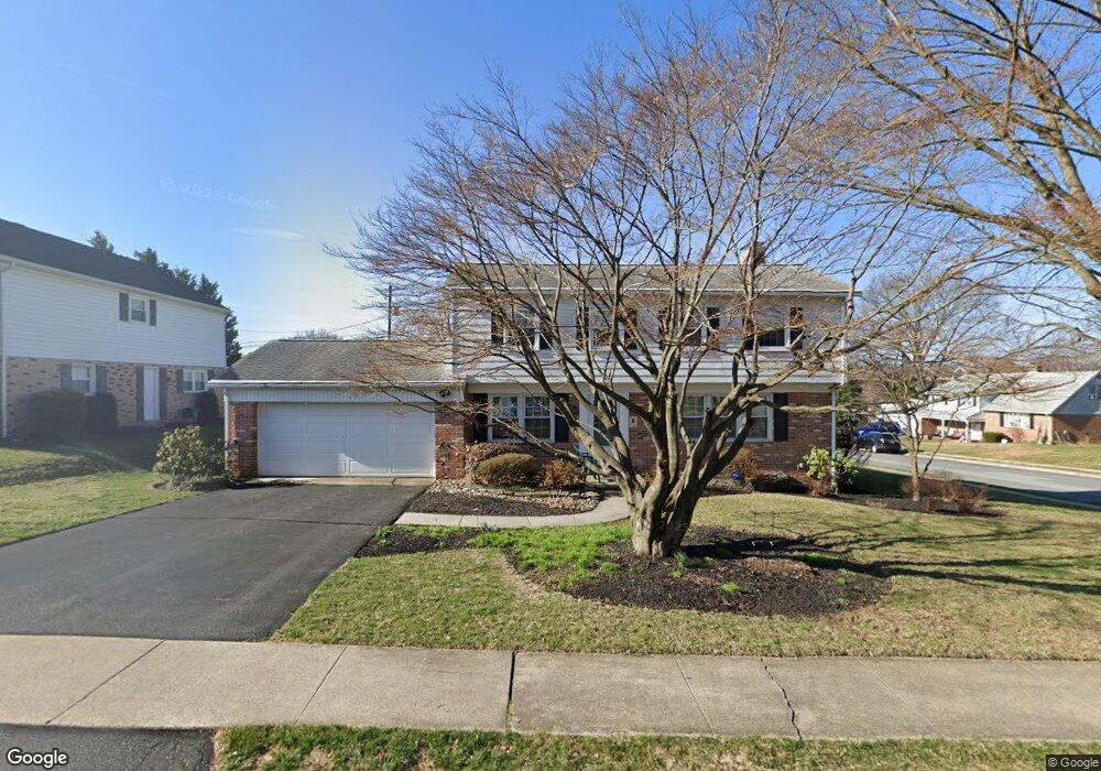 910 Ivy Ln, Reading, PA 19610 - photo 1