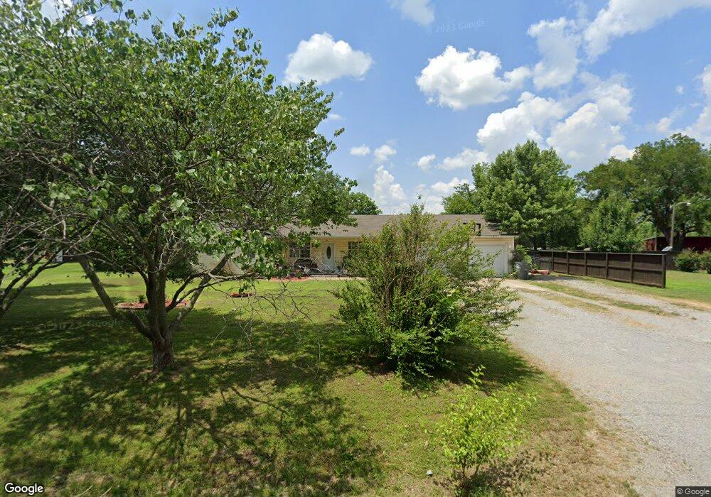 117 N Vann St, Chouteau, OK 74337 - photo 1