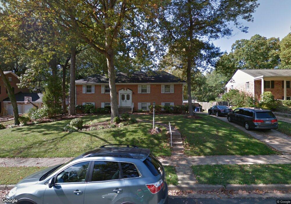 8706 Eaglebrook Ct, Alexandria, VA 22308 - photo 1