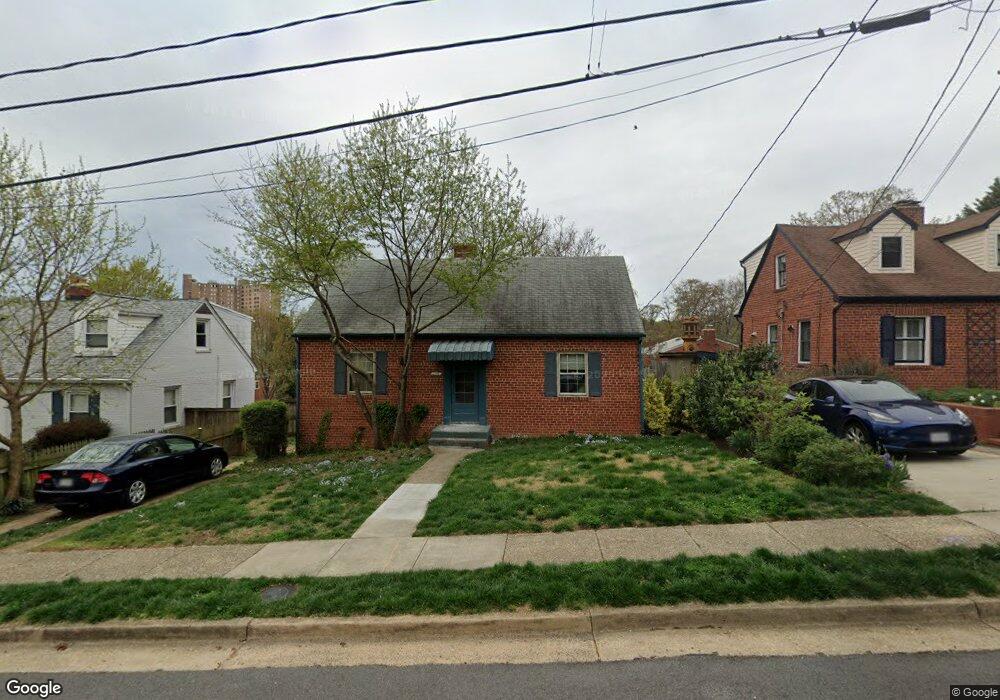 200 Moncure Dr, Alexandria, VA 22314 - photo 1