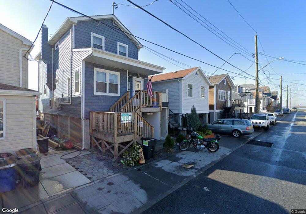 36 W 12th Rd unit 36, Broad Channel, NY 11693 - photo 1