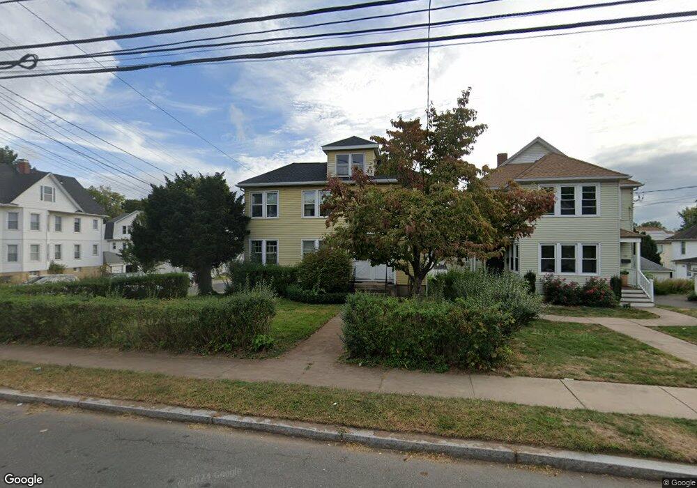 284 Quaker Ln S, West Hartford, CT 06119 - photo 1