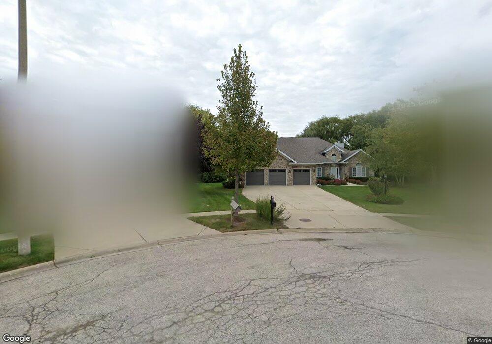 2101 Burnham Ct, Algonquin, IL 60102 - photo 1