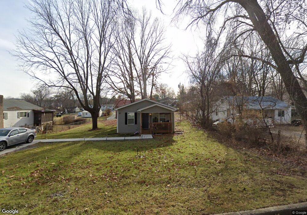 1802 E Unaka Ave, Johnson City, TN 37601 - photo 1