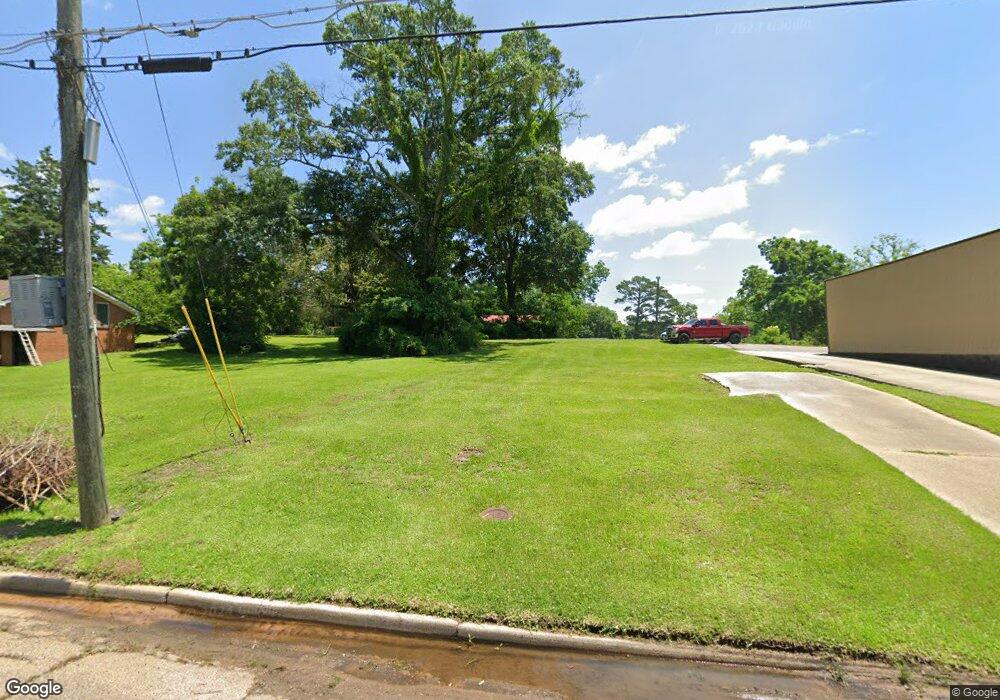 1019 N 15th Ave, Laurel, MS 39440 - photo 1