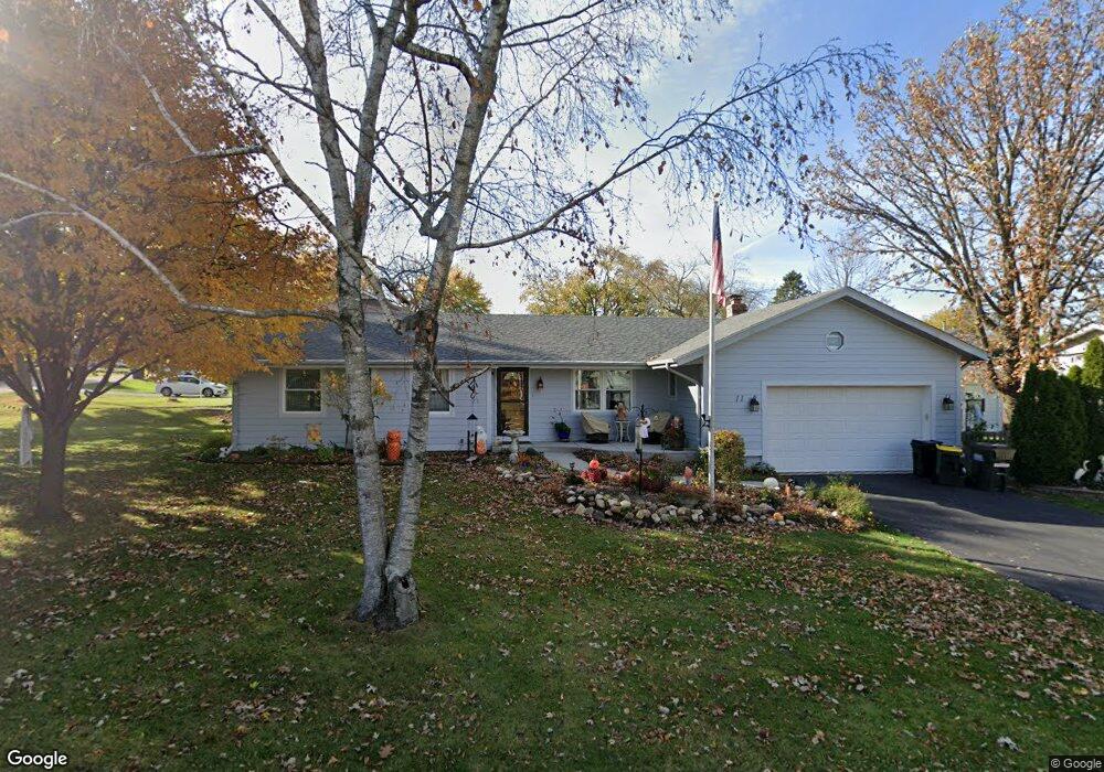 11 Walnut Dr, Lake In the Hills, IL 60156 - photo 1