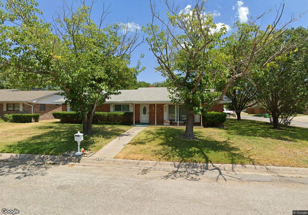 400 Willow Way, Gainesville, TX 76240 - photo 1